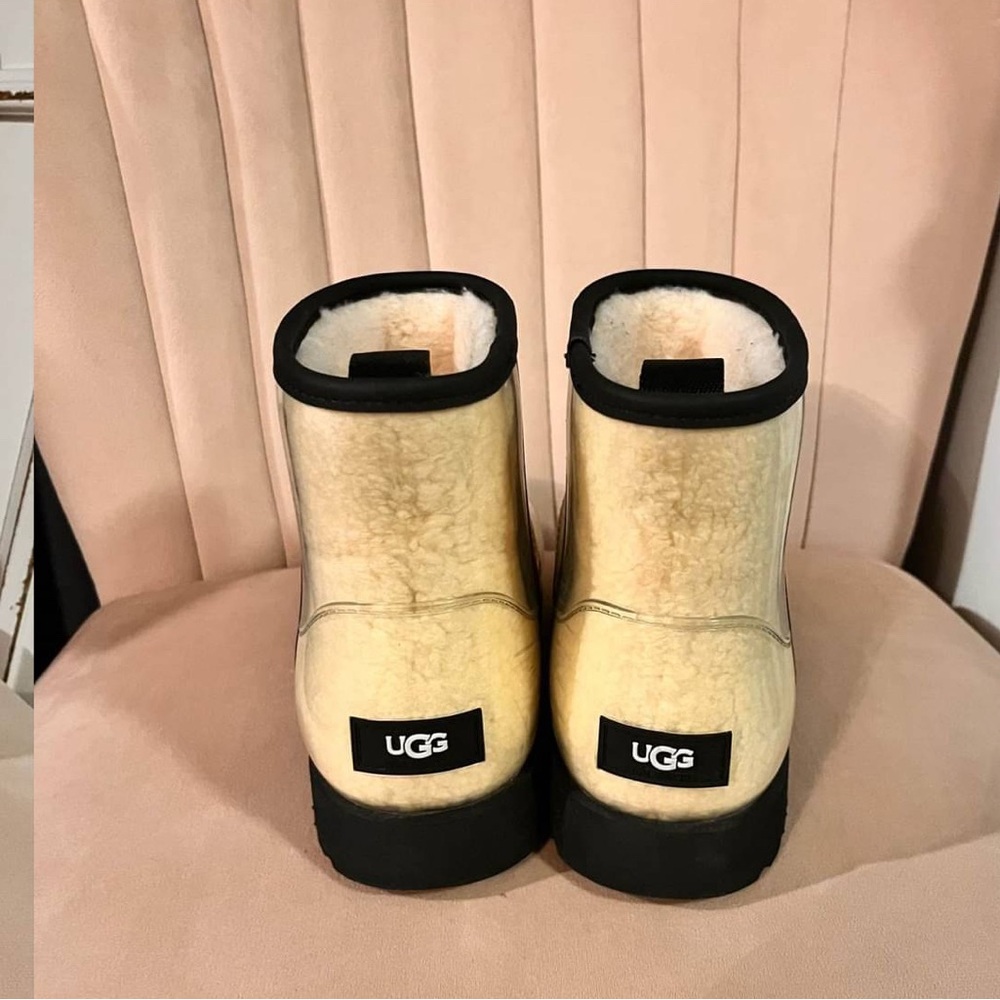 Ugg size 9 worm one time - Picture 2 of 3